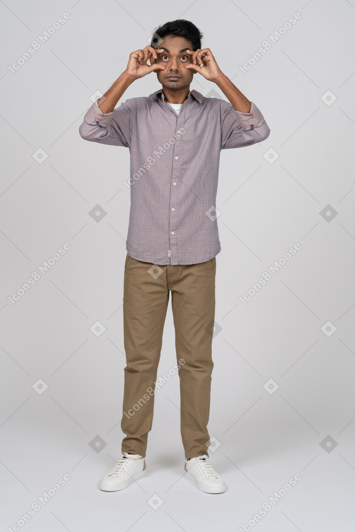 Man in casual clothes standing