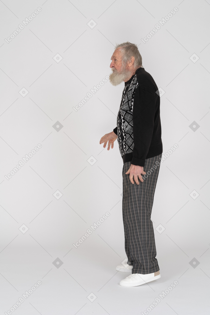 Вид профиля пожилого человека, поднимающего руку