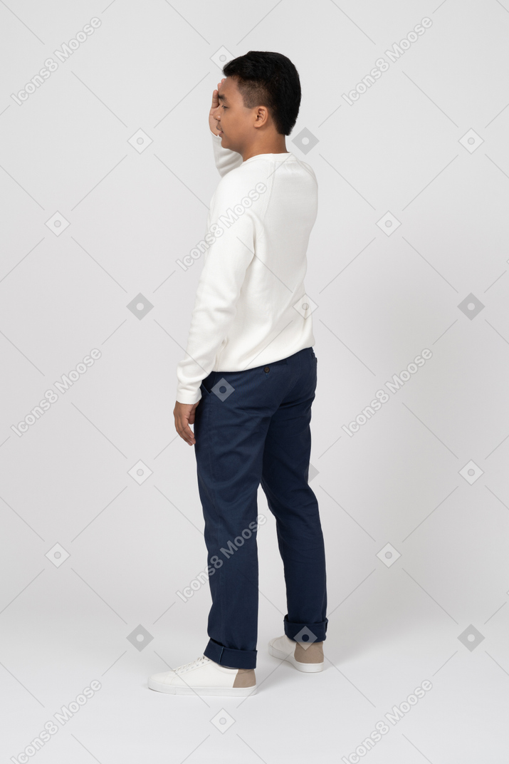 Man in casual clothes standing