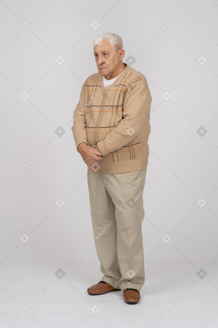 Front view of an old man in casual clothes