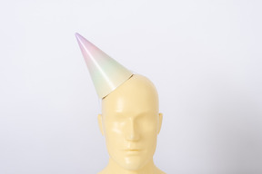 마네킹 머리에 파티 모자