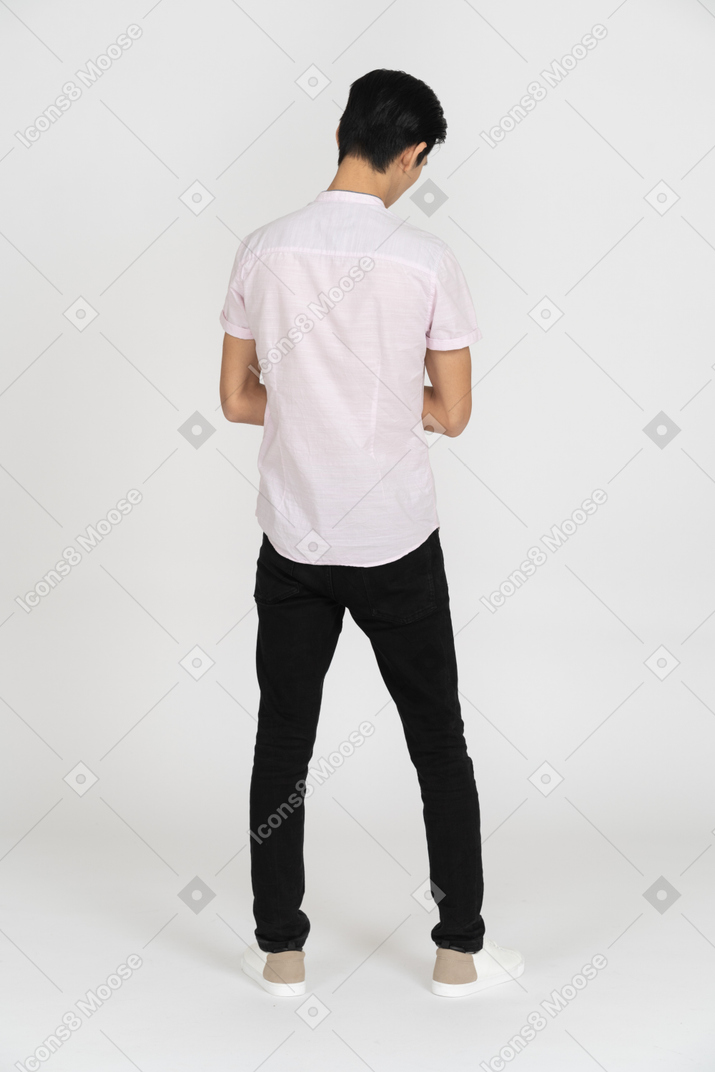 Man in casual clothes standing