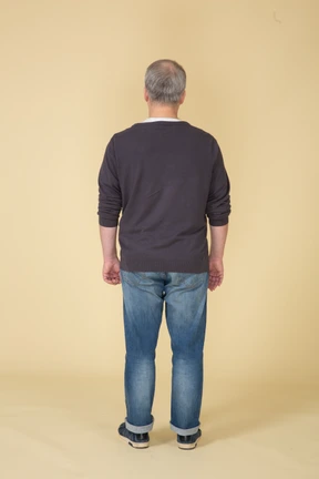 Man in casual clothes standing
