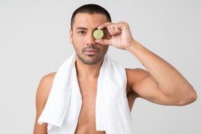 Routine de beauté est nécessaire le matin