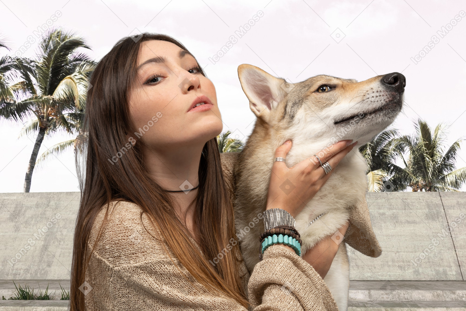 Frau posiert mit ihrem hund