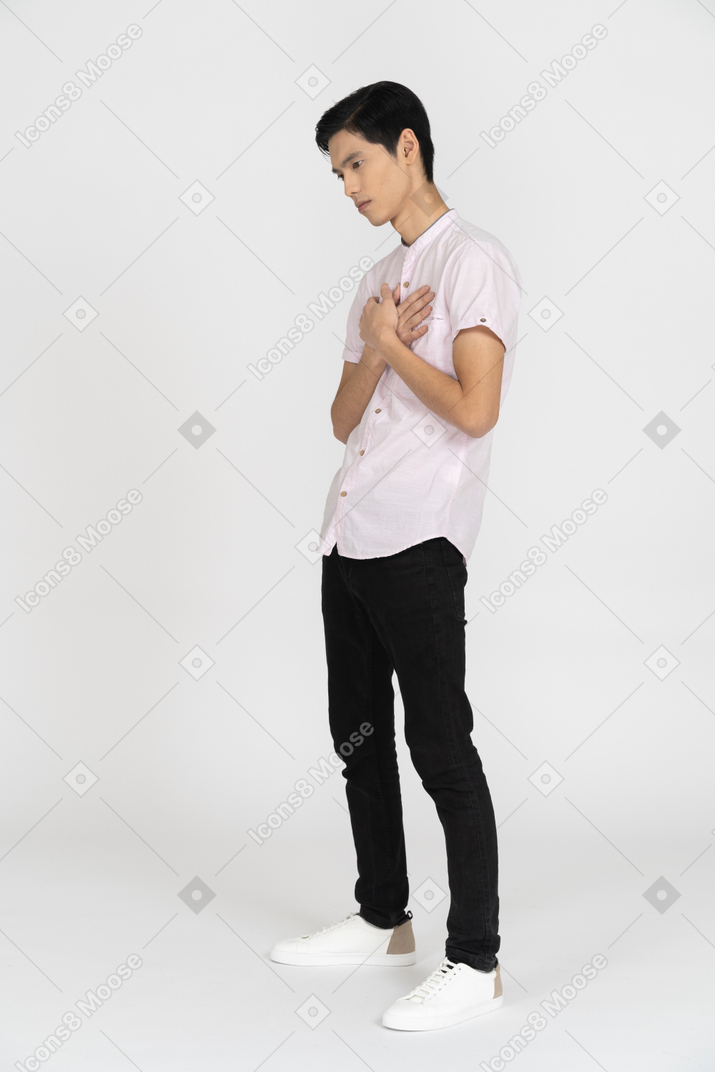 Man in casual clothes standing