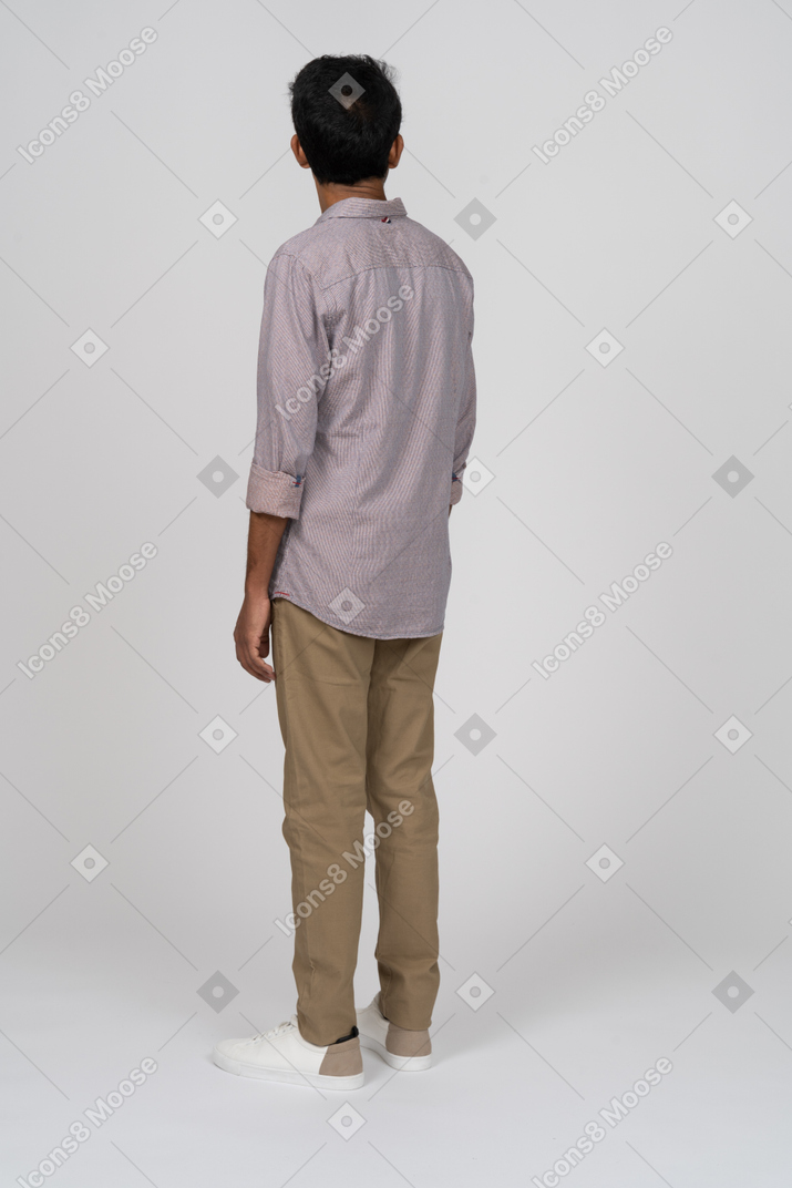 Man in casual clothes standing