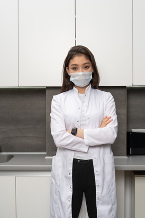 A doctor wearing a face mask