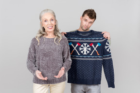 È il ventesimo maglione consecutivo di natale di mia nonna