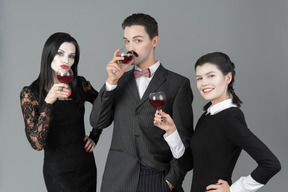 Los addams también saben divertirse.