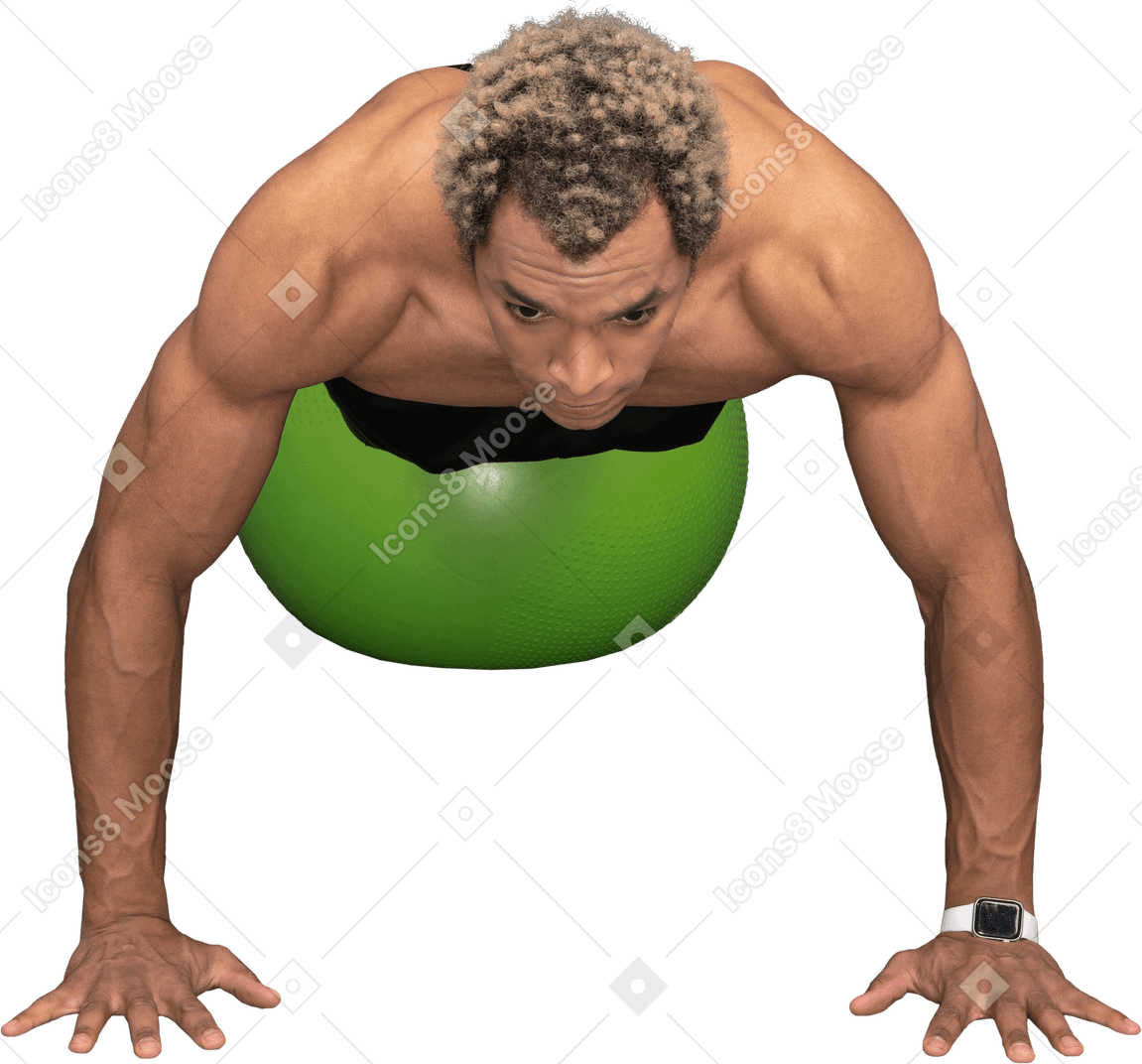 Вид спереди афро-мужчины без рубашки, отжимающегося на гимнастическом мяче