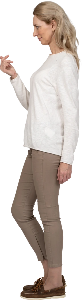 Woman in casual clothes standing