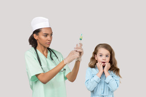 Ne vous inquiétez pas, kiddo, c'est juste une vaccination typique