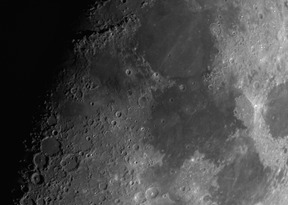 Lune dans l'espace