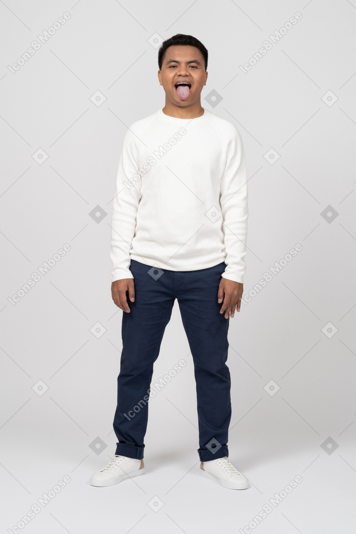 Man in casual clothes standing