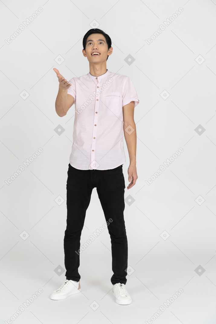 Man in casual clothes standing