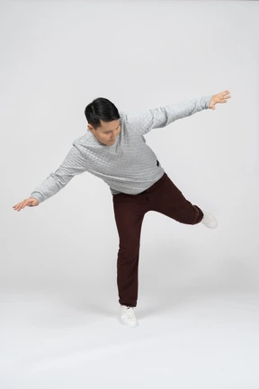 Man in casual clothes standing