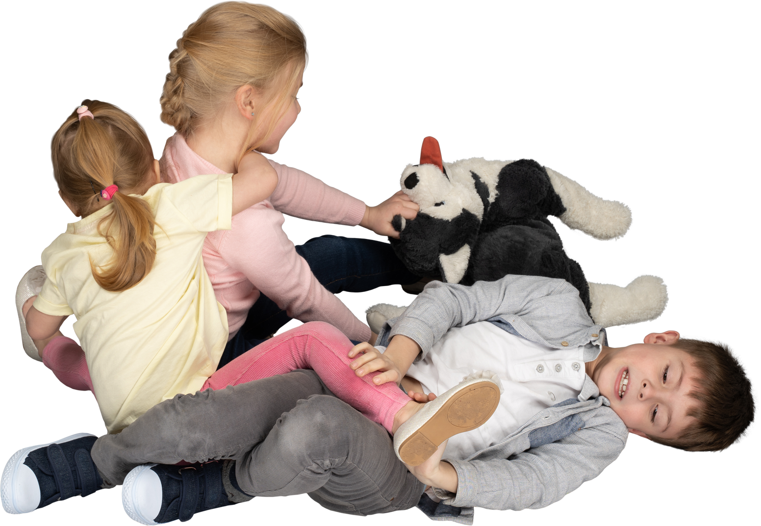 ハスキーなおもちゃで遊ぶ3人のかわいい子供 のフォト