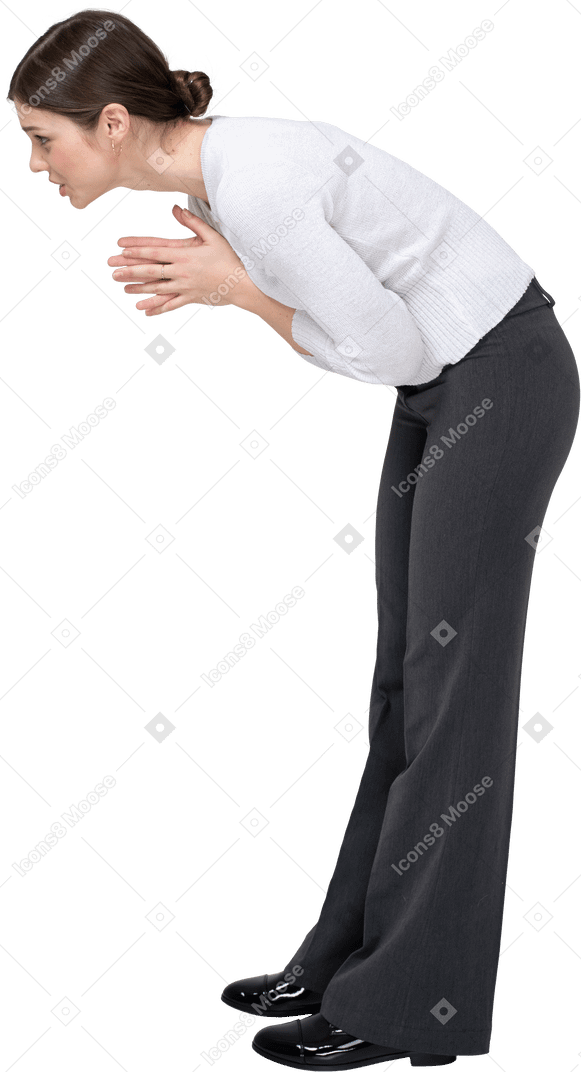 Vista lateral, de, un, mujer joven, agachar, y, hacer, orar, gesto