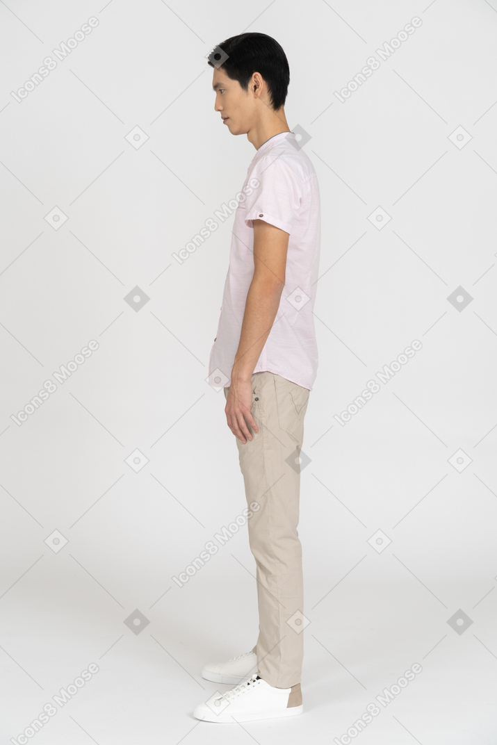 Man in casual clothes standing