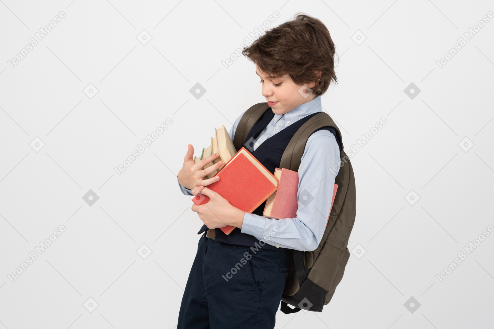 Школьник с кучей книг
