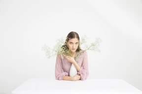 Tengo estas flores para esconderse en ella