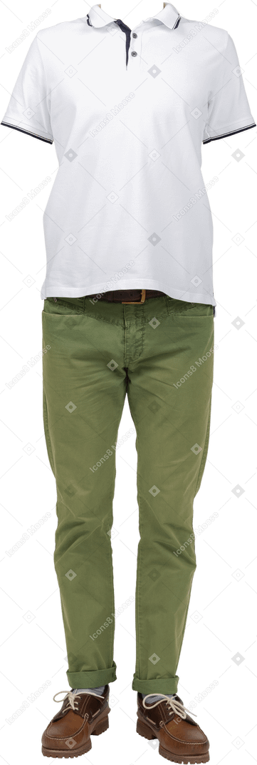 白のポロシャツと緑のズボン
