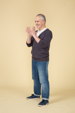 Man in casual clothes standing