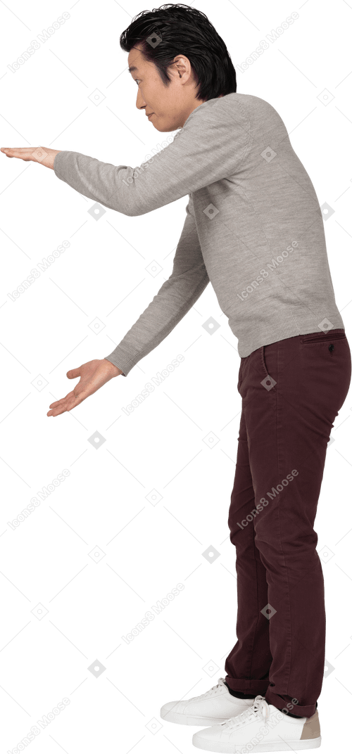 Homme en tenue décontractée debout