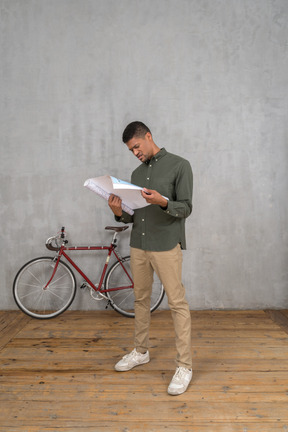 Man holding city map