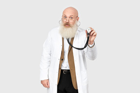 Docteur mature au travail