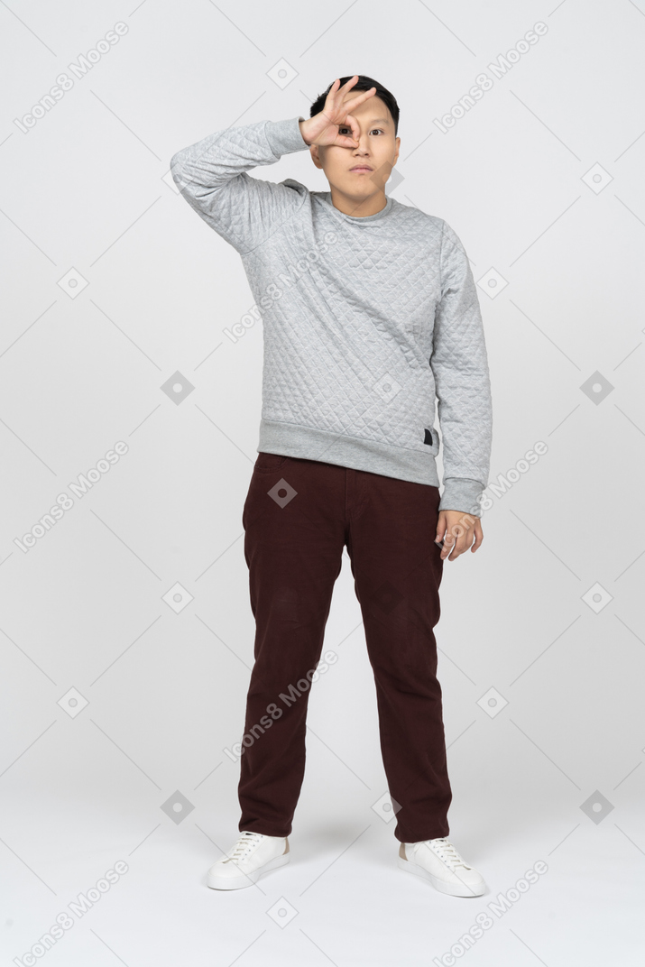 Man in casual clothes standing