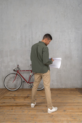 Man holding city map