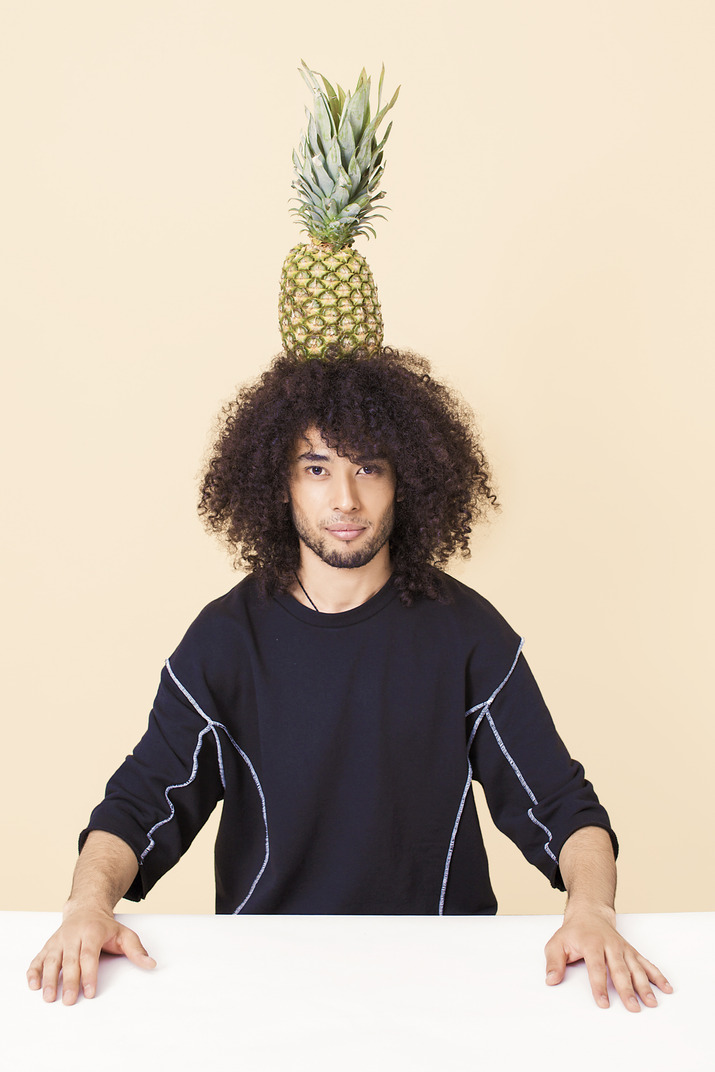 Balancing with ananas on my head