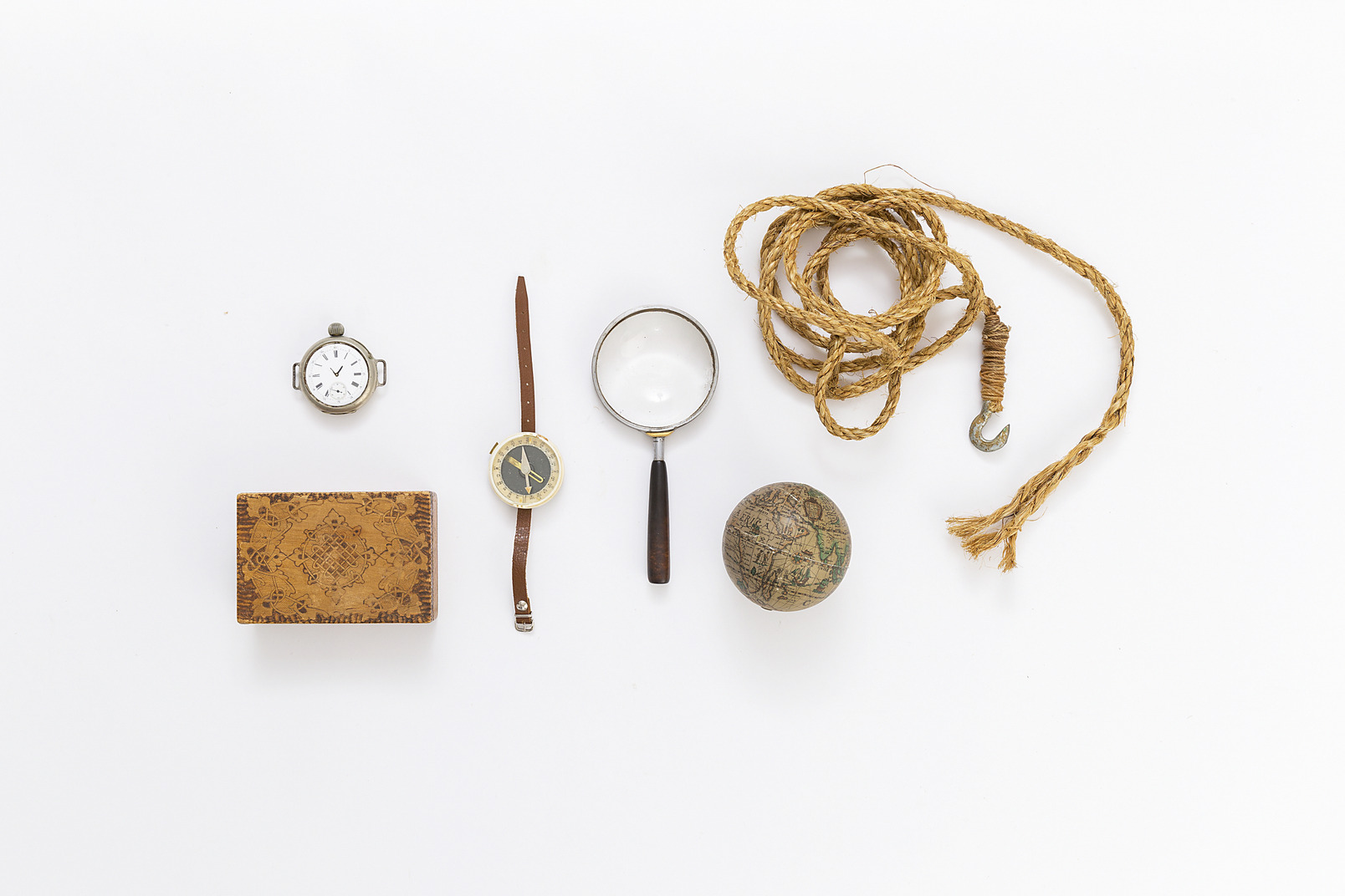 Rope with hook, magnifying glass, mini globe, pocket watch and mini box