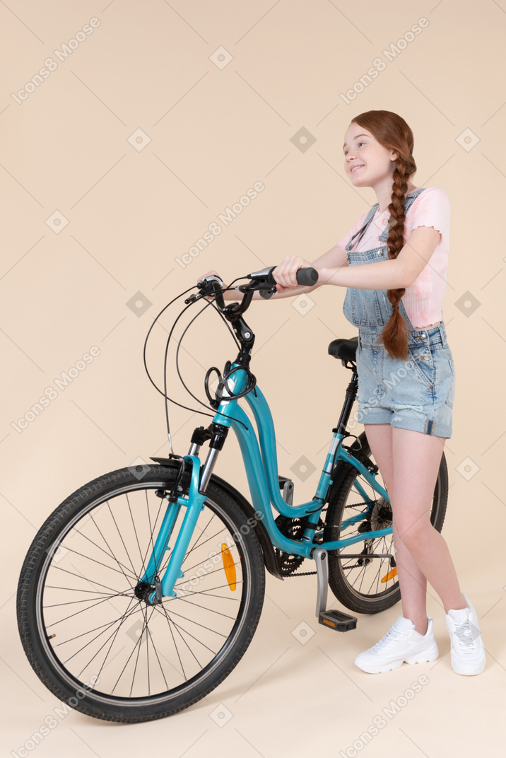 이번에는 자전거를 타는 걸 좋아해