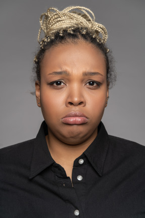 Retrato, de, un, descontento, mujer afroamericana