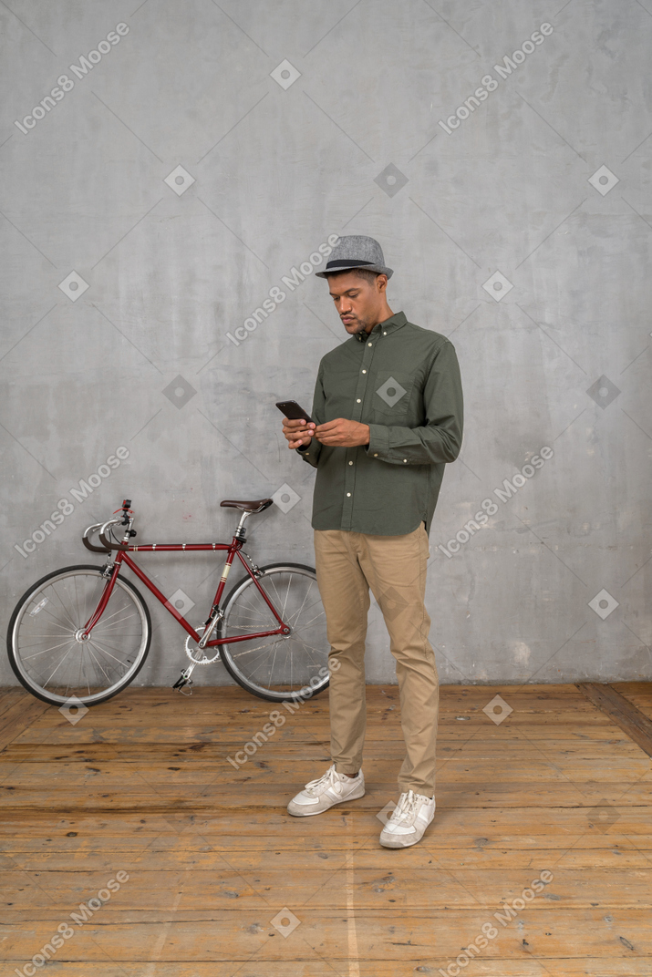Man using smartphone