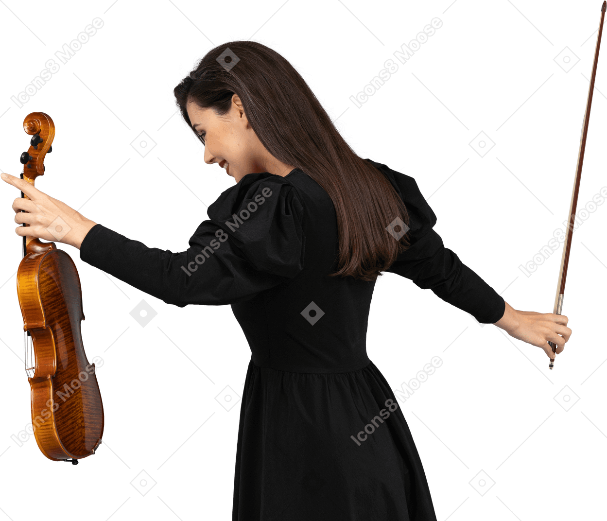 弓を作る黒いドレスを着た女性のバイオリン奏者の 4 分の 3 の後ろ姿