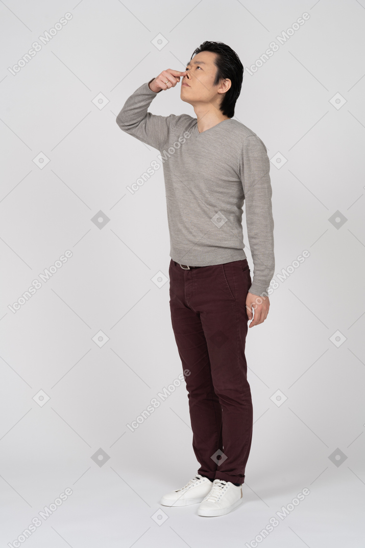 Man in casual clothes standing