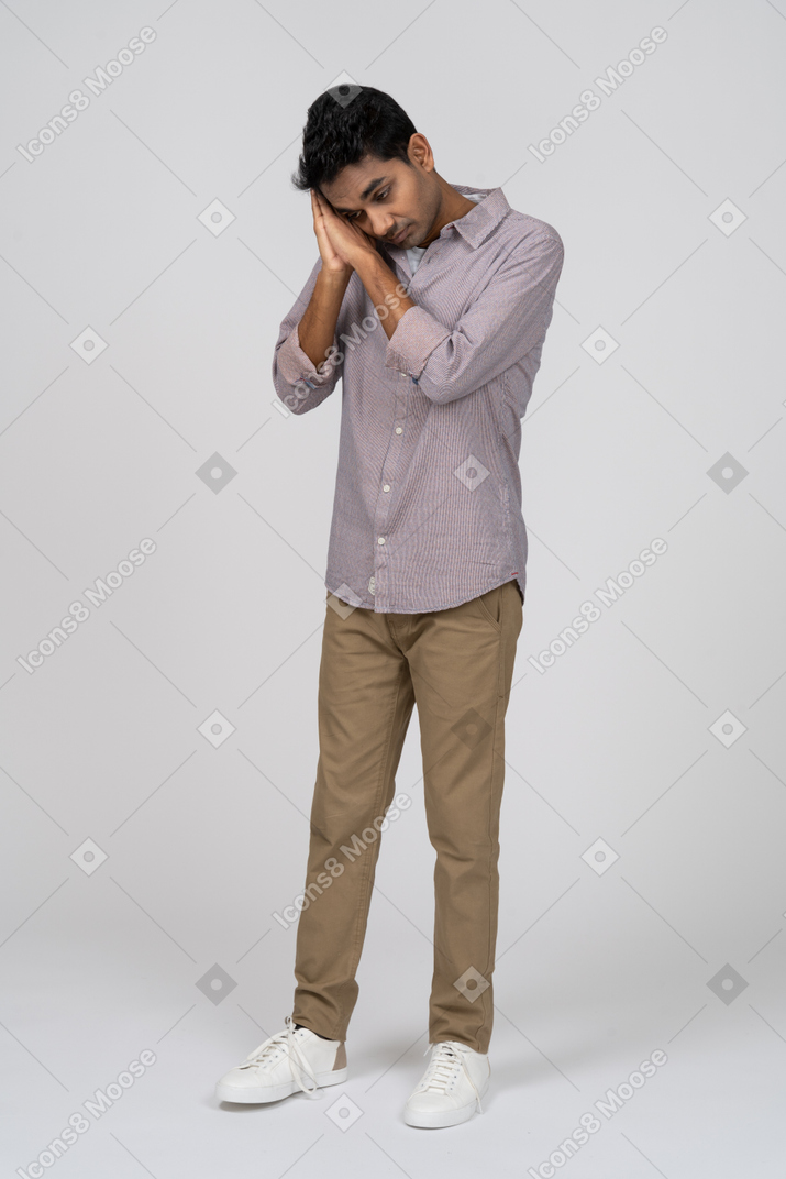 Man in casual clothes standing