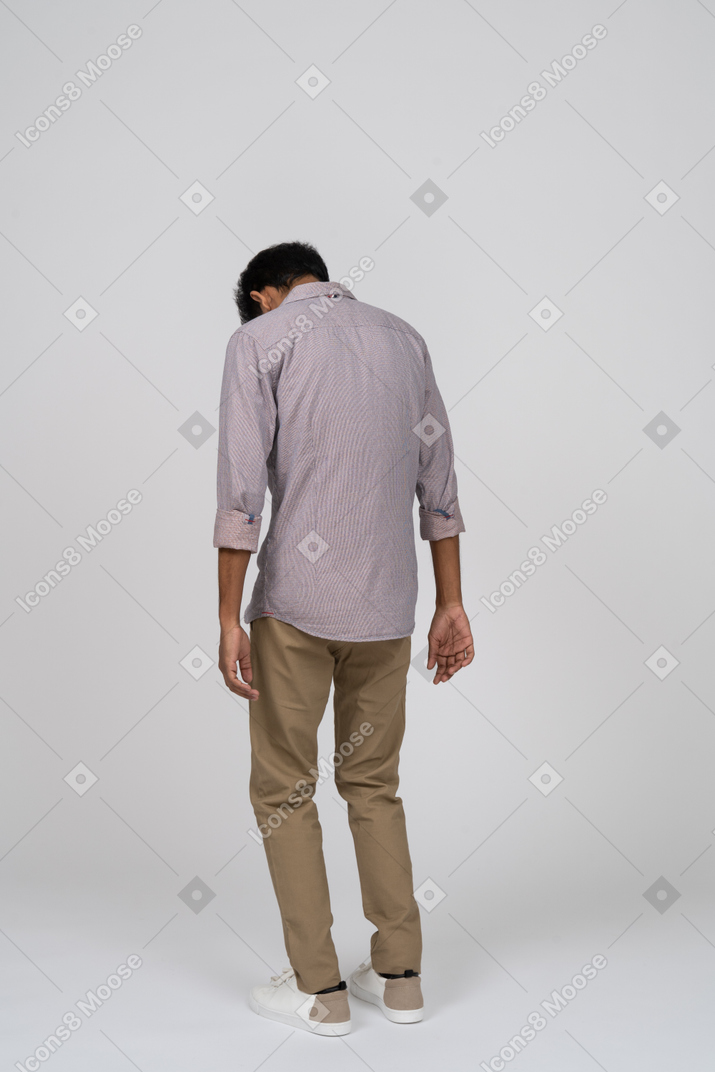 Man in casual clothes standing