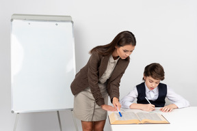 Ela tem uma atitude séria em relação ao seu trabalho