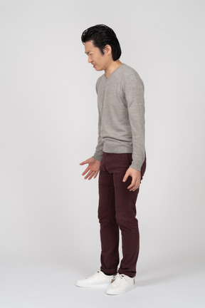 Man in casual clothes standing