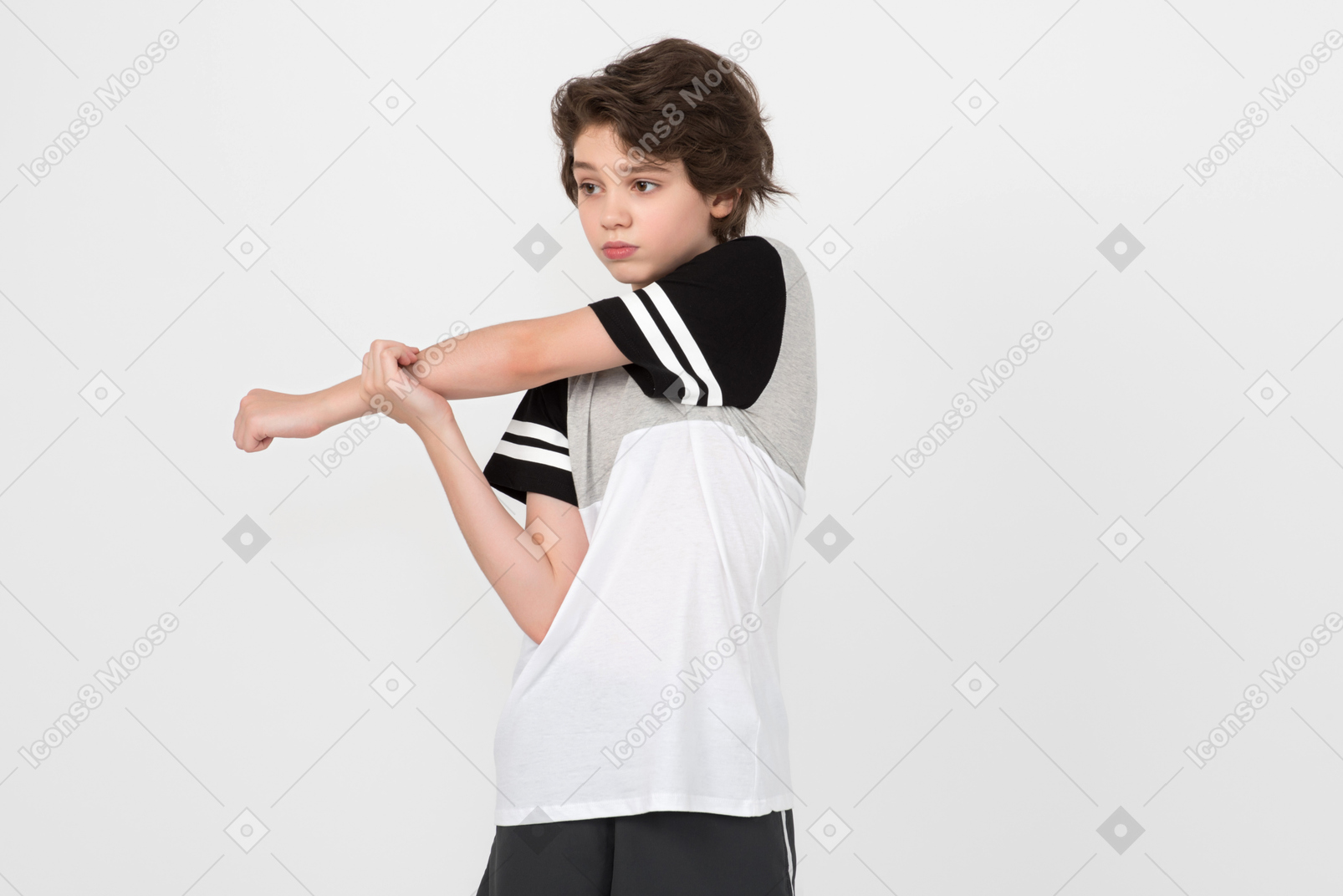 Junge in stretching beteiligt