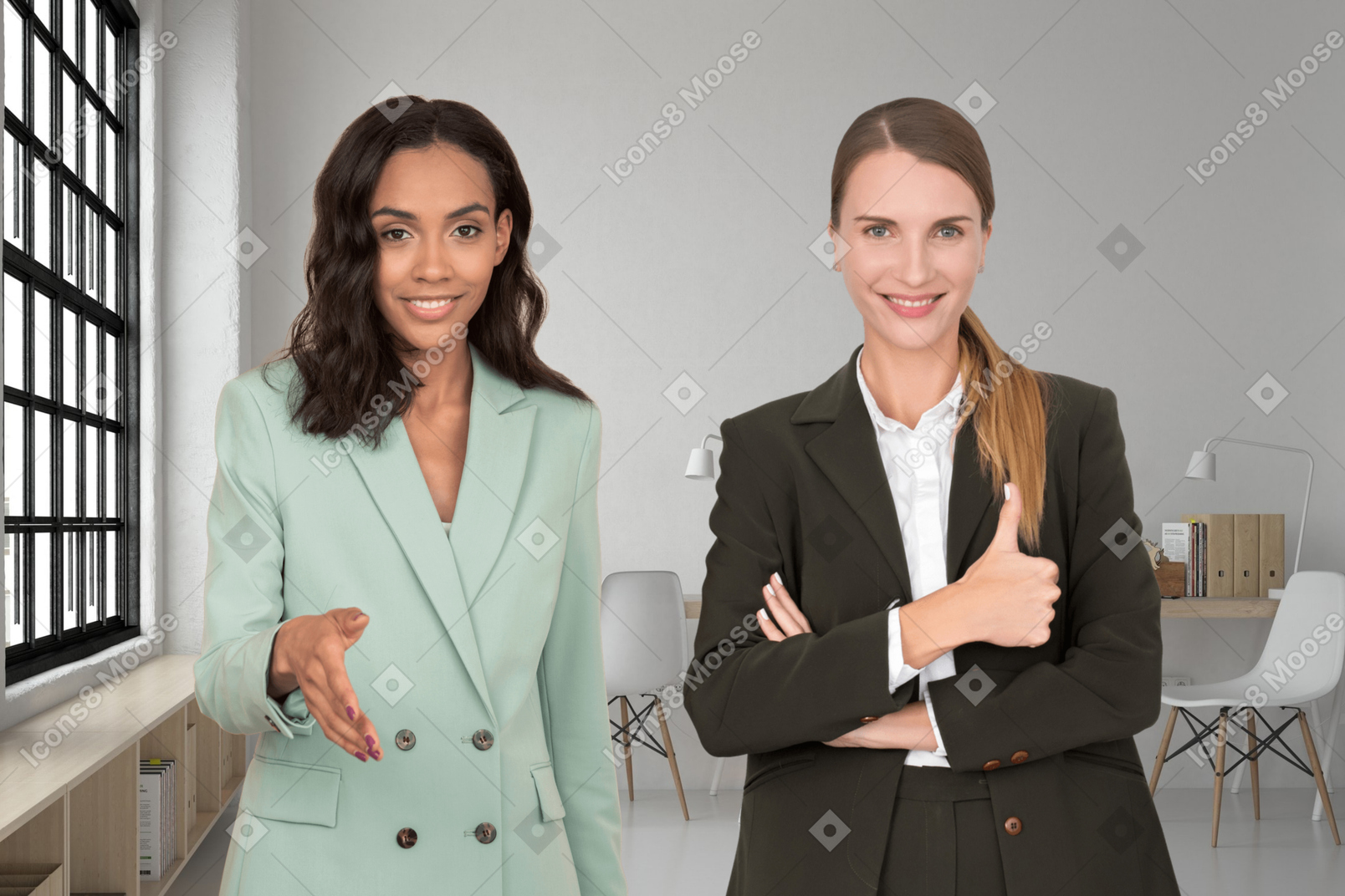 Colleghi di sesso femminile che danno il benvenuto a uno nuovo in ufficio