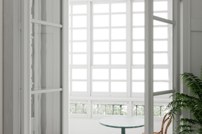 Verglaster balkon mit quadratischen fensterscheiben