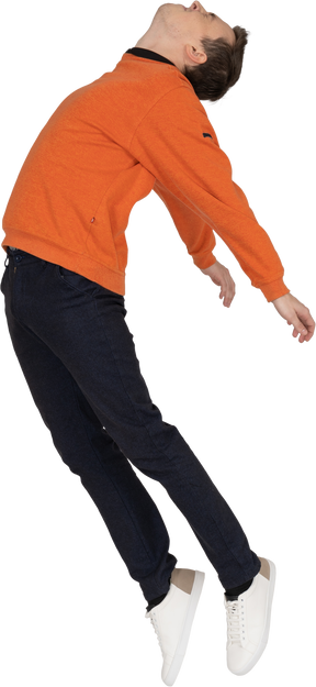 橙色运动衫跳的年轻人