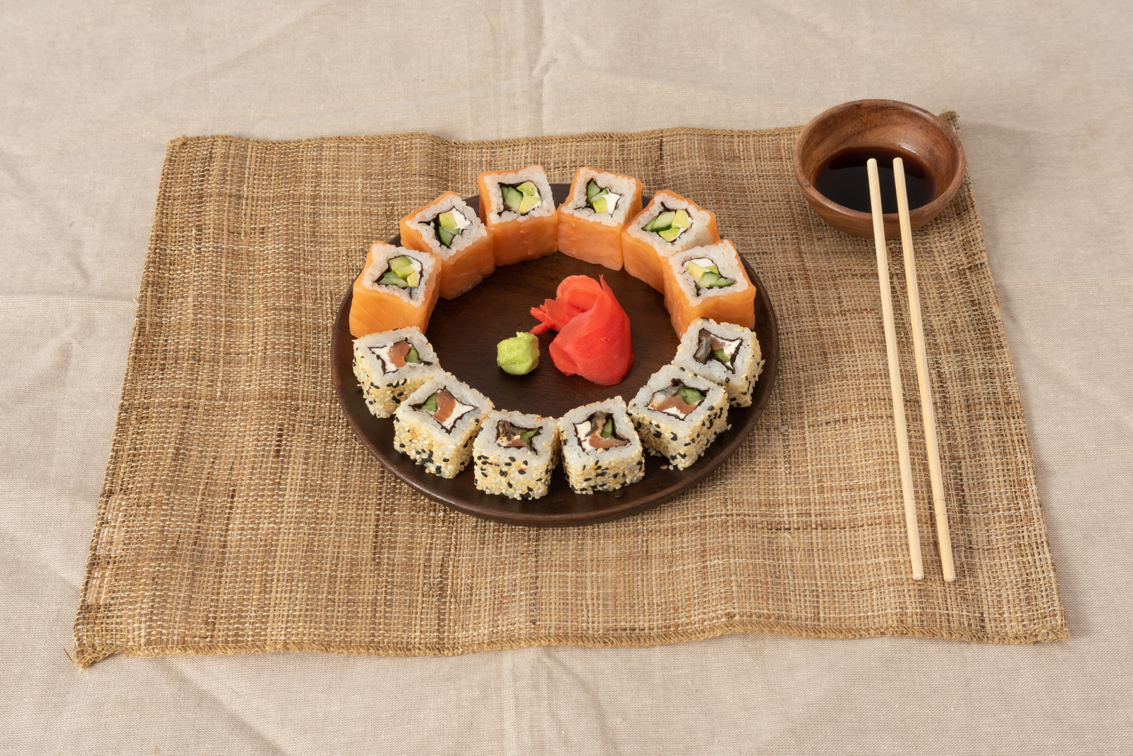 Amazing sushi set