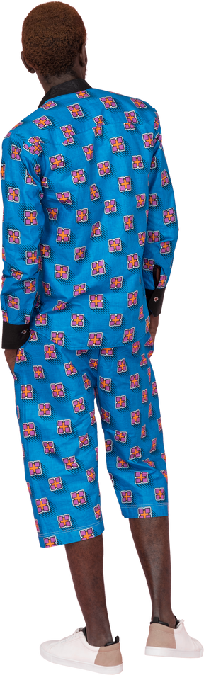 Schwarzer mann im blauen pyjama stehend